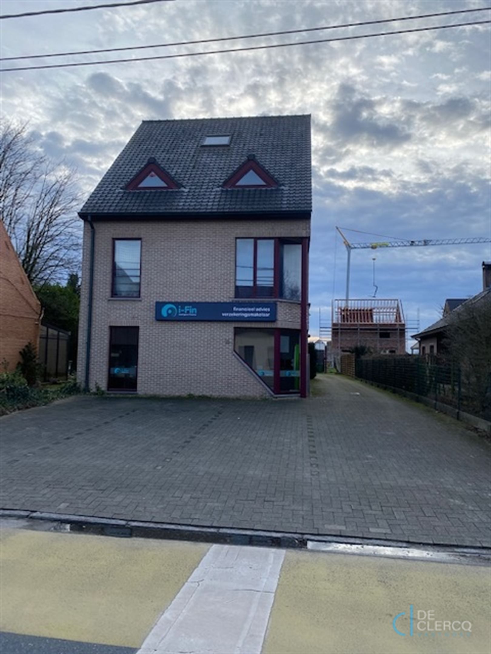 Grote opbrengsteigendom met 3 units te koop in Lochristi!  foto 2