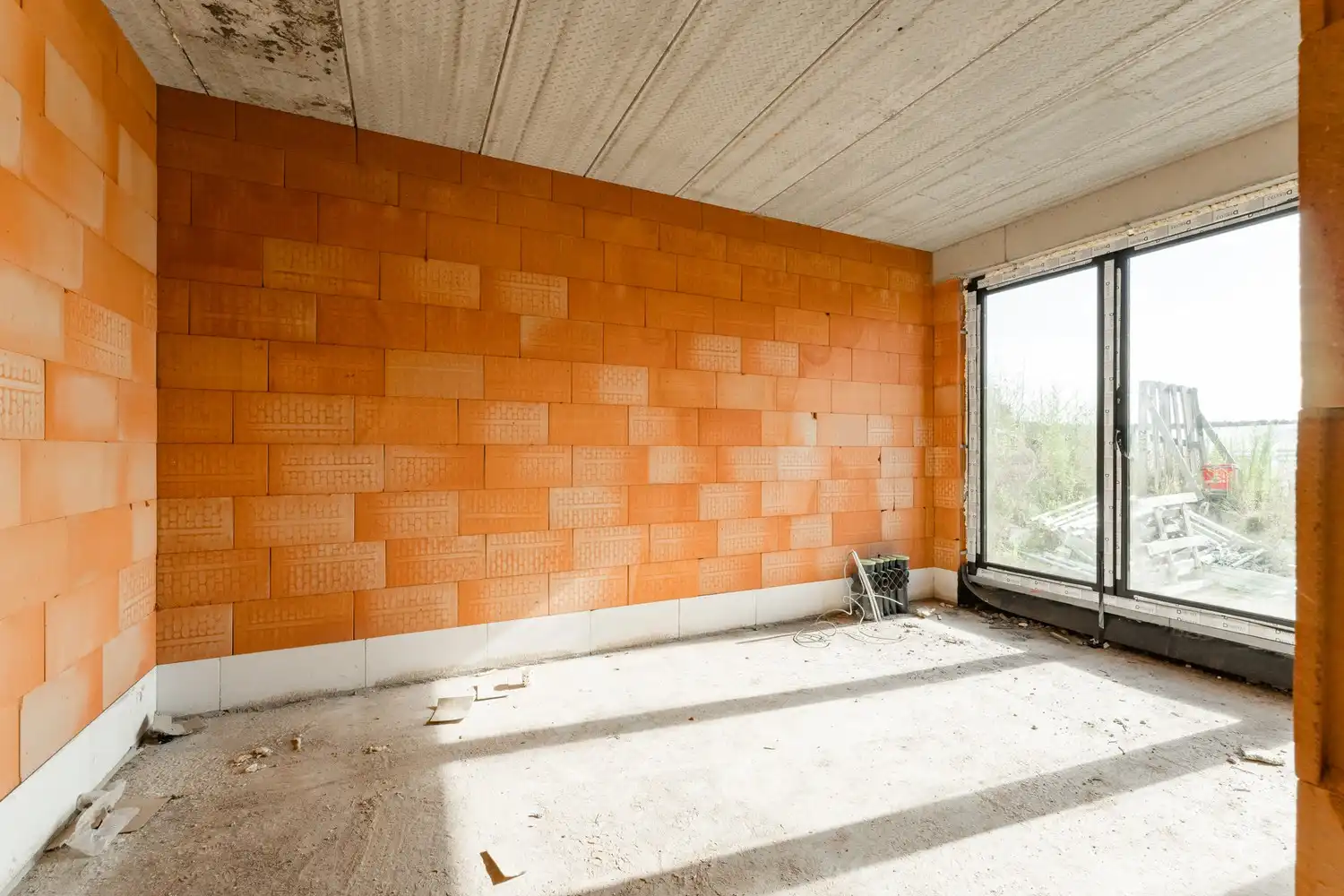 Ruime half open SEMI CASCO gezinswoning op een mooi perceel foto 4