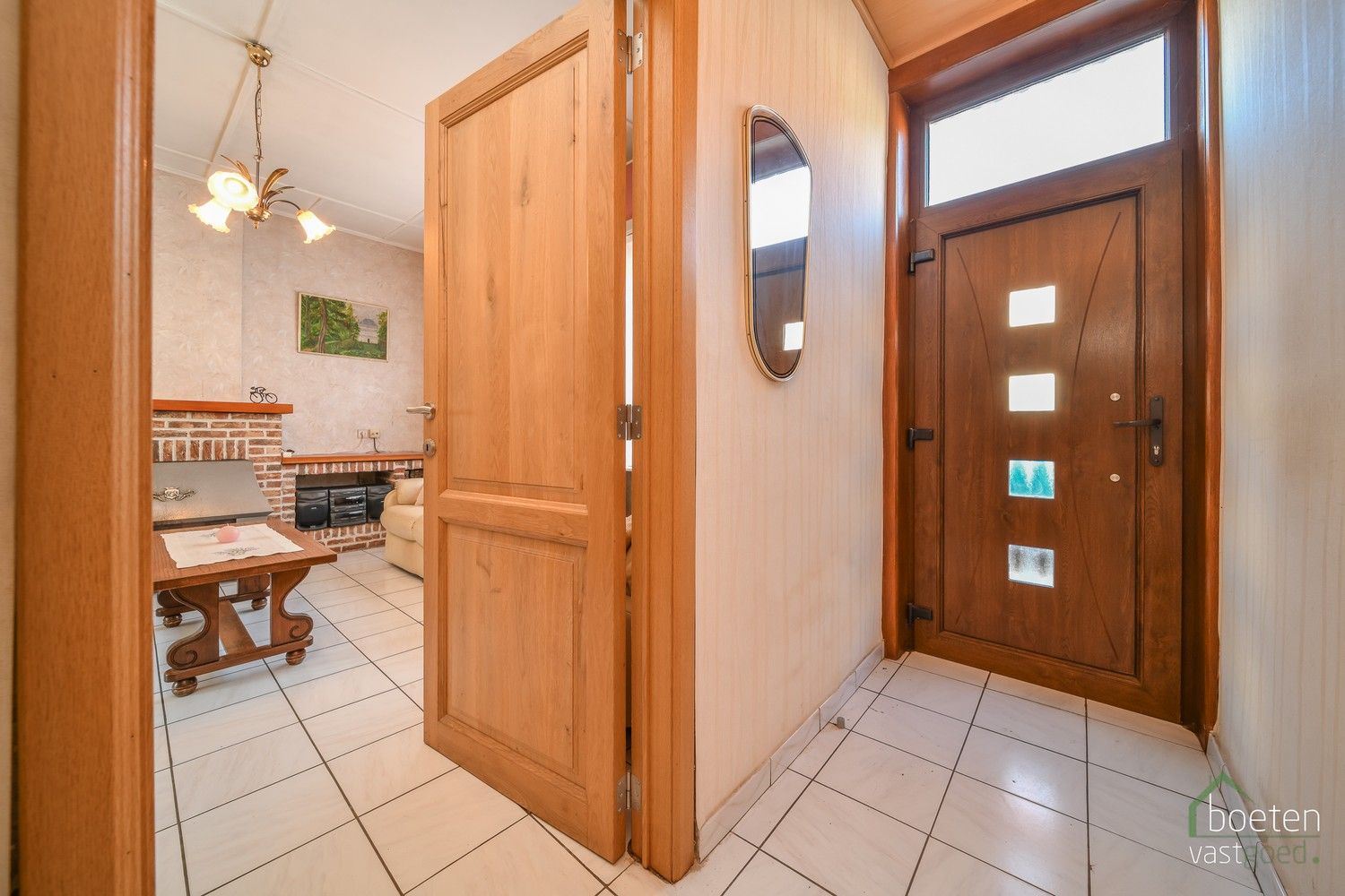 Alveringem: Interessante dorpswoning met redelijk comfort, 3 slaapkamers, tuin en uitweg met garage achteraan op 428m² grondopp. foto 10