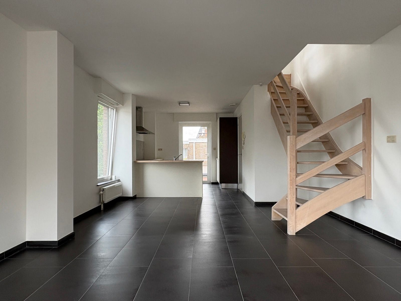 Recente duplex met 1 slaapkamer en bureau foto 7