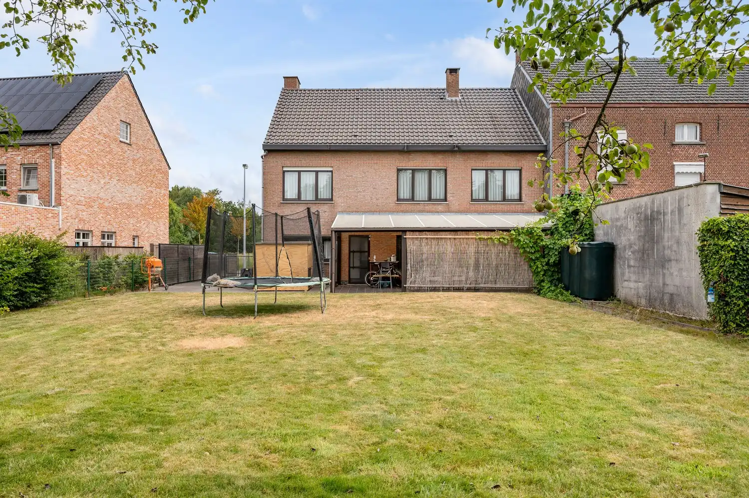 TE KOOP | Ruime halfopen bebouwing met tuin in Booischot. foto 32
