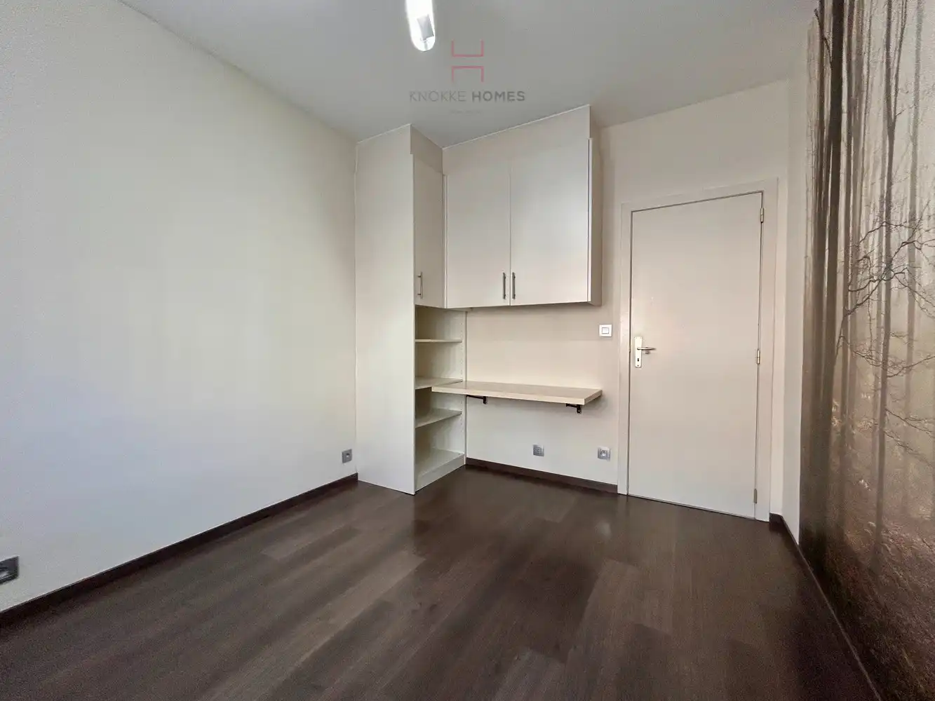 Ongemeubeld twee slaapkamer appartement in de Piers De Raveschootlaan te Knokke. foto 12