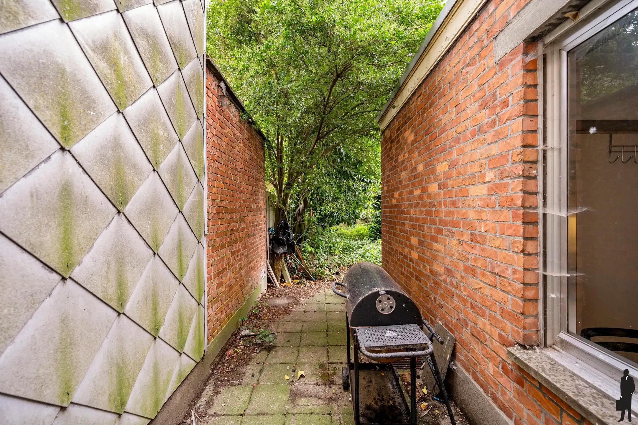 Handelsgelijkvloers met grote tuin foto 7