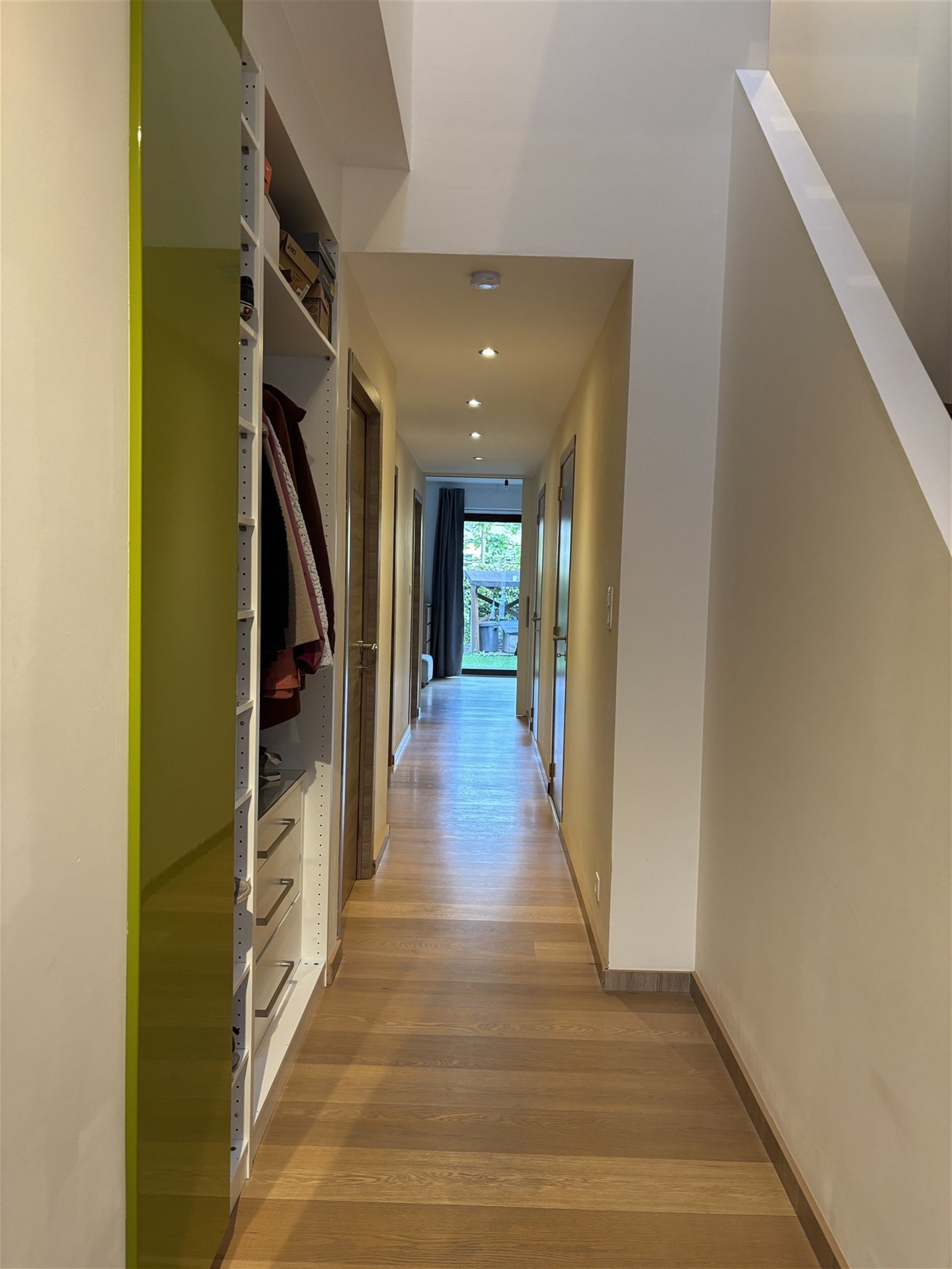 BEZOEKEN VOLZET: Moderne woning met 4 slaapkamers en tuin  foto 21