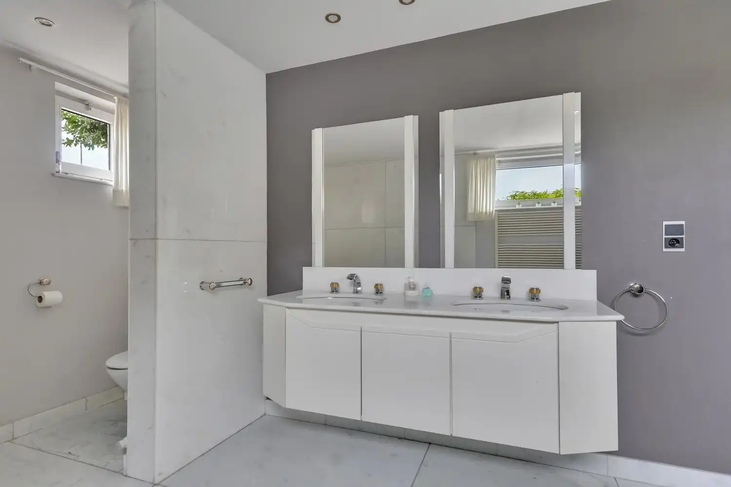 Karaktervol landhuis op 13a62ca, met polyvalente (bedrijfs)hal foto 26