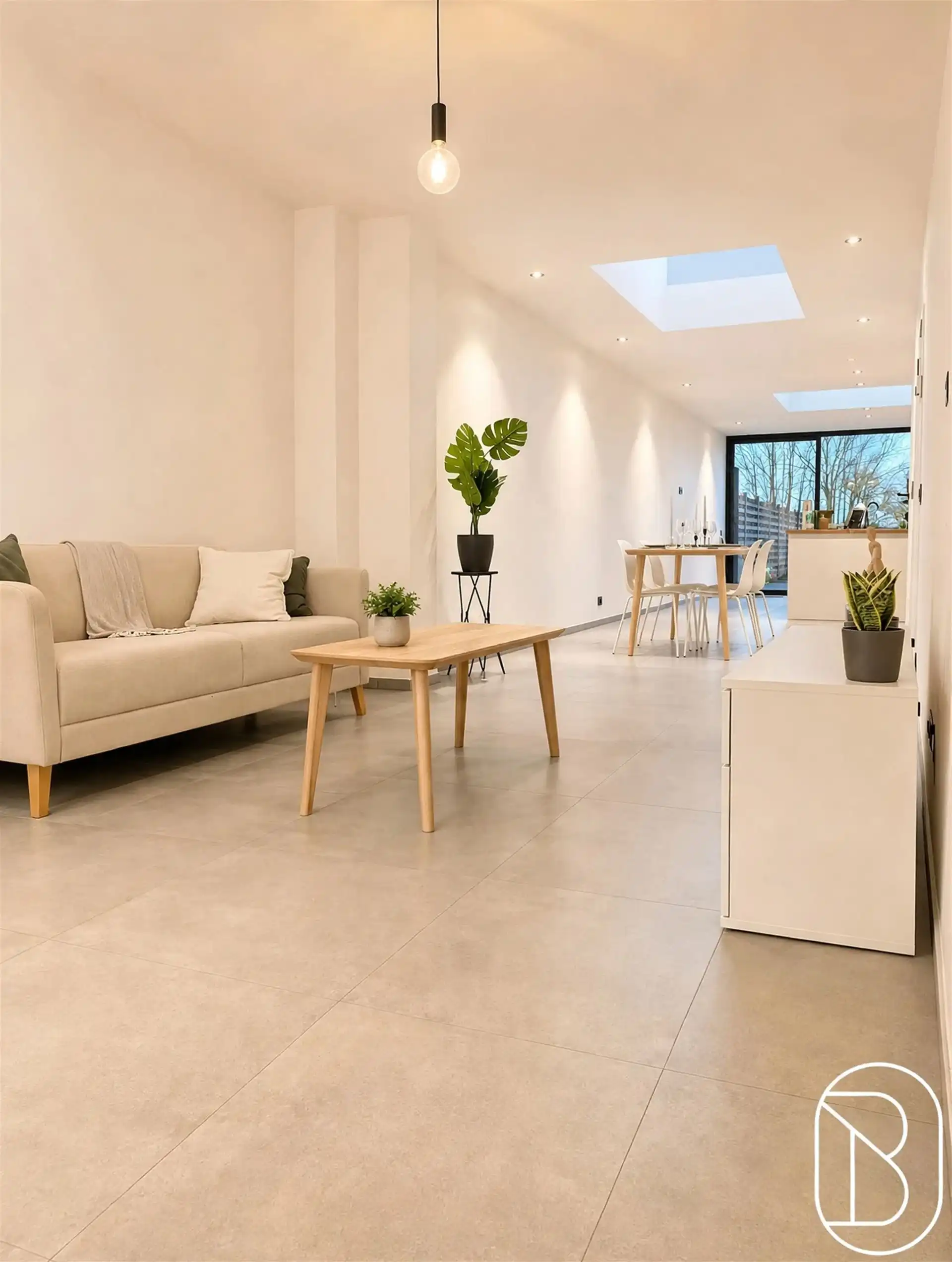 Volledig gerenoveerde woning met 3slpk, tuin en uitweg! foto 3