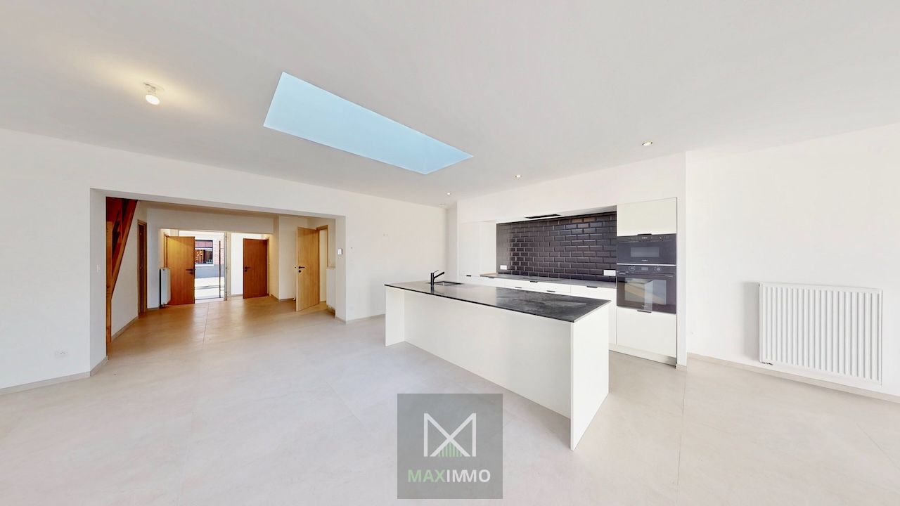 Volledig vernieuwde woning in centrum Lauwe – luxe, licht en leefruimte in één pakket foto 3