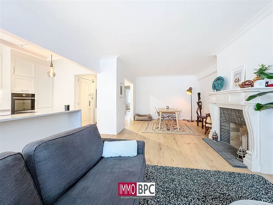 Volledig gereonveerd Appartement met 2 slk. foto 8