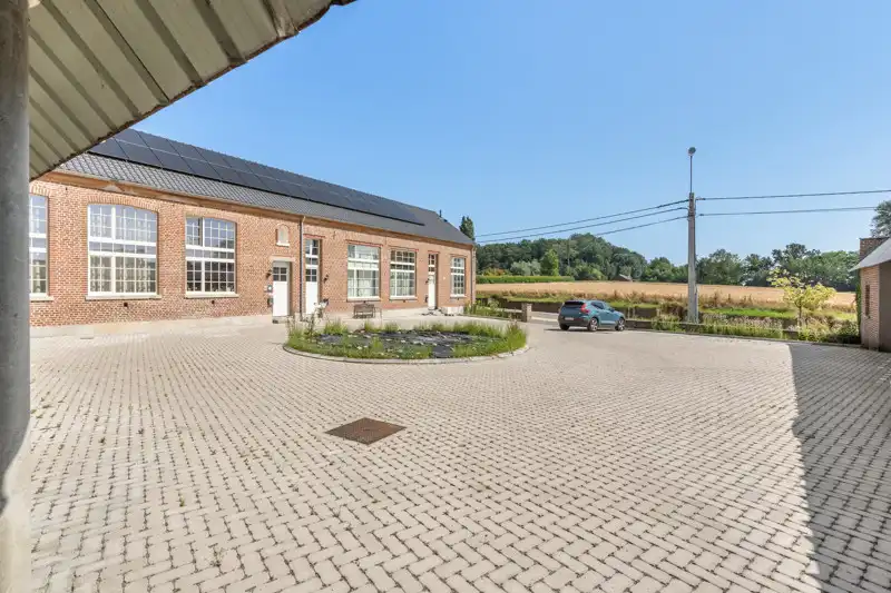 Recente, landelijke woning met 3 slaapkamers, tuin en parking foto 30