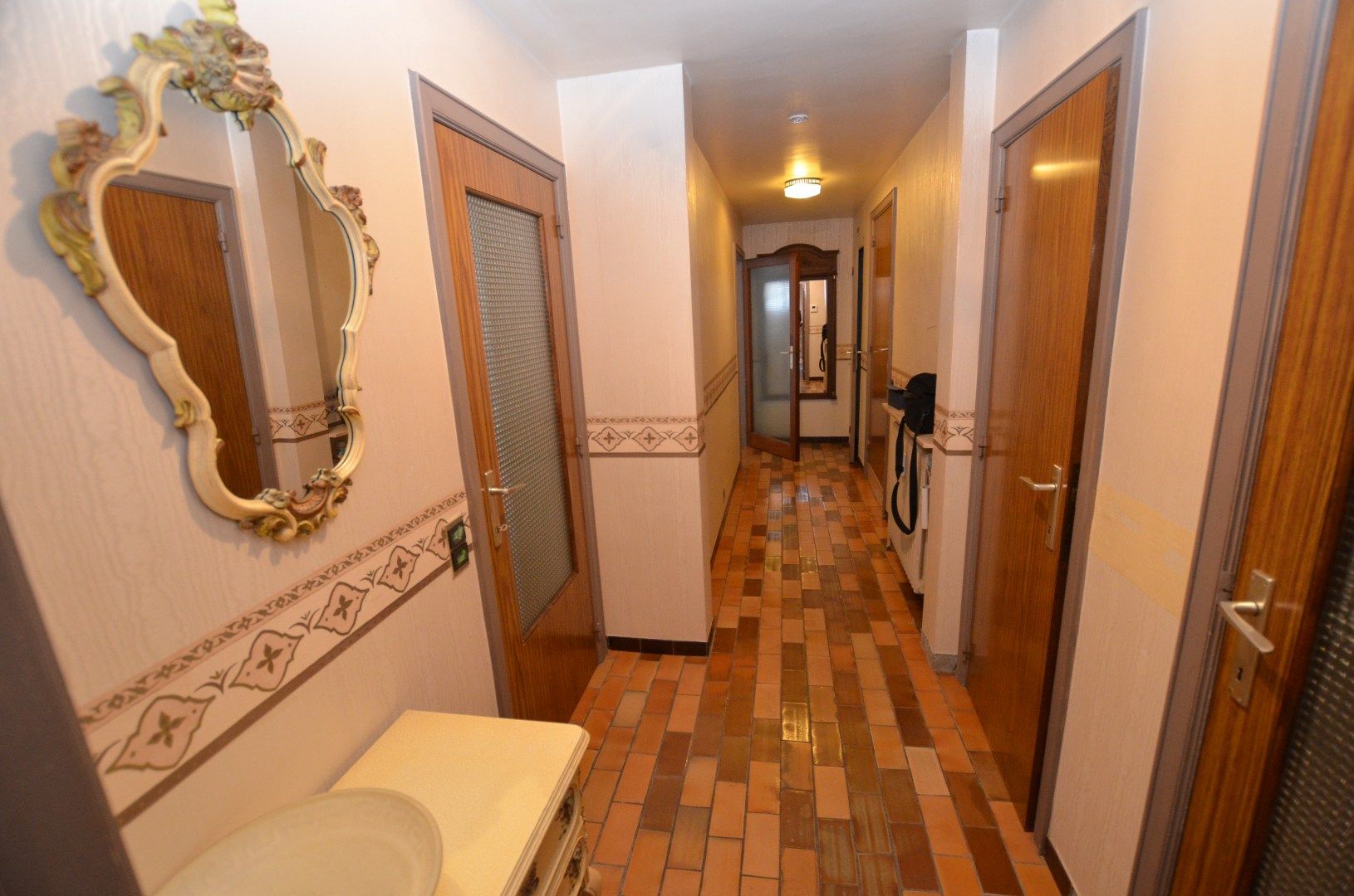 Centraal gelegen gelijkvloers appartement met terras foto 2