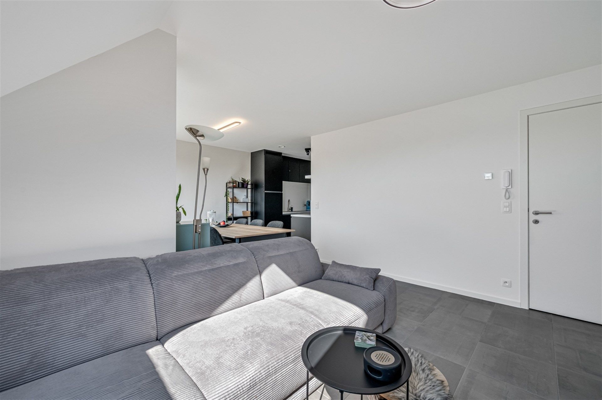 Bijna-energieneutraal appartement met 2 slaapkamers te Aalst-centrum foto 3