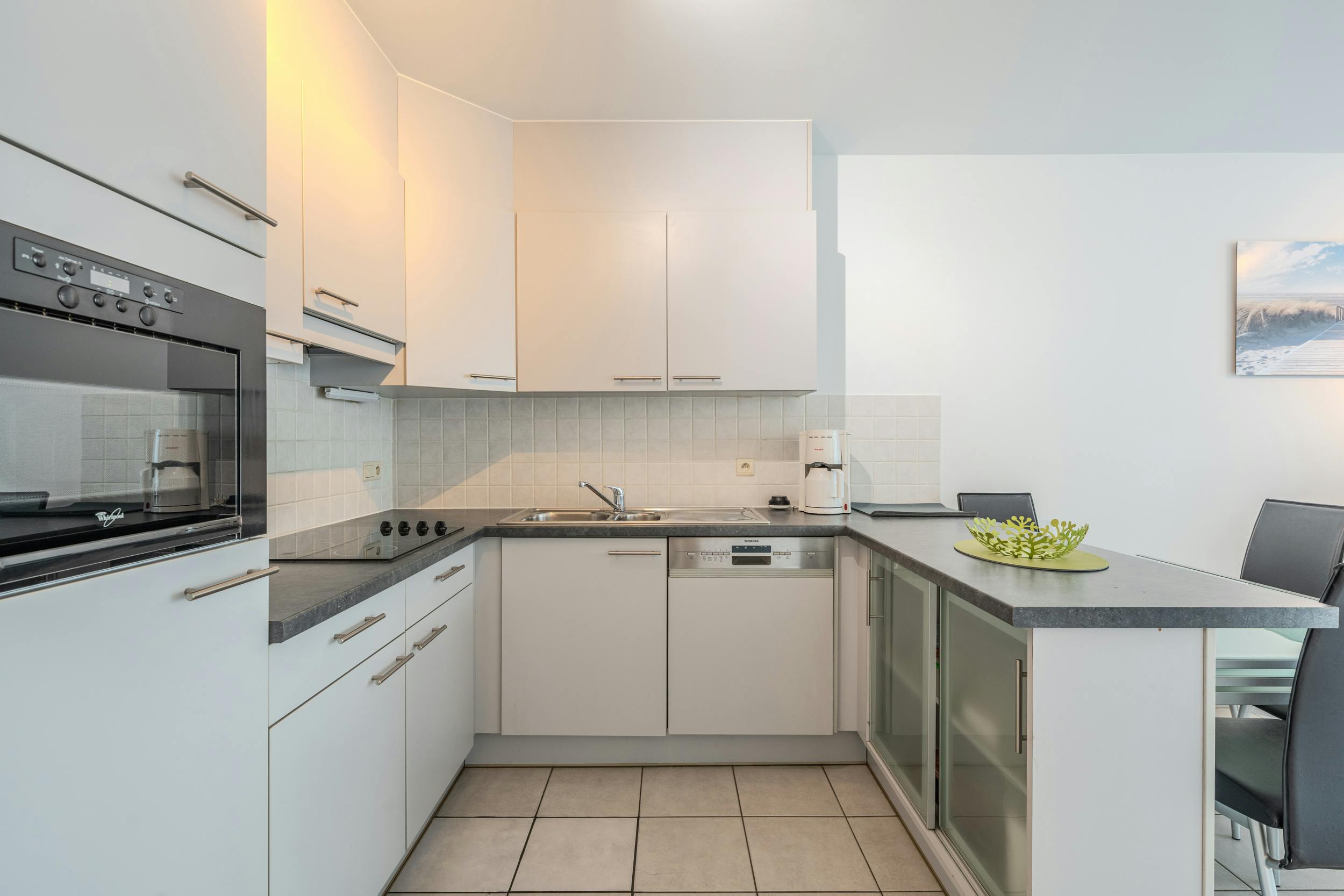 Instapklaar appartement met twee slaapkamers te centrum Middelkerke! foto 6