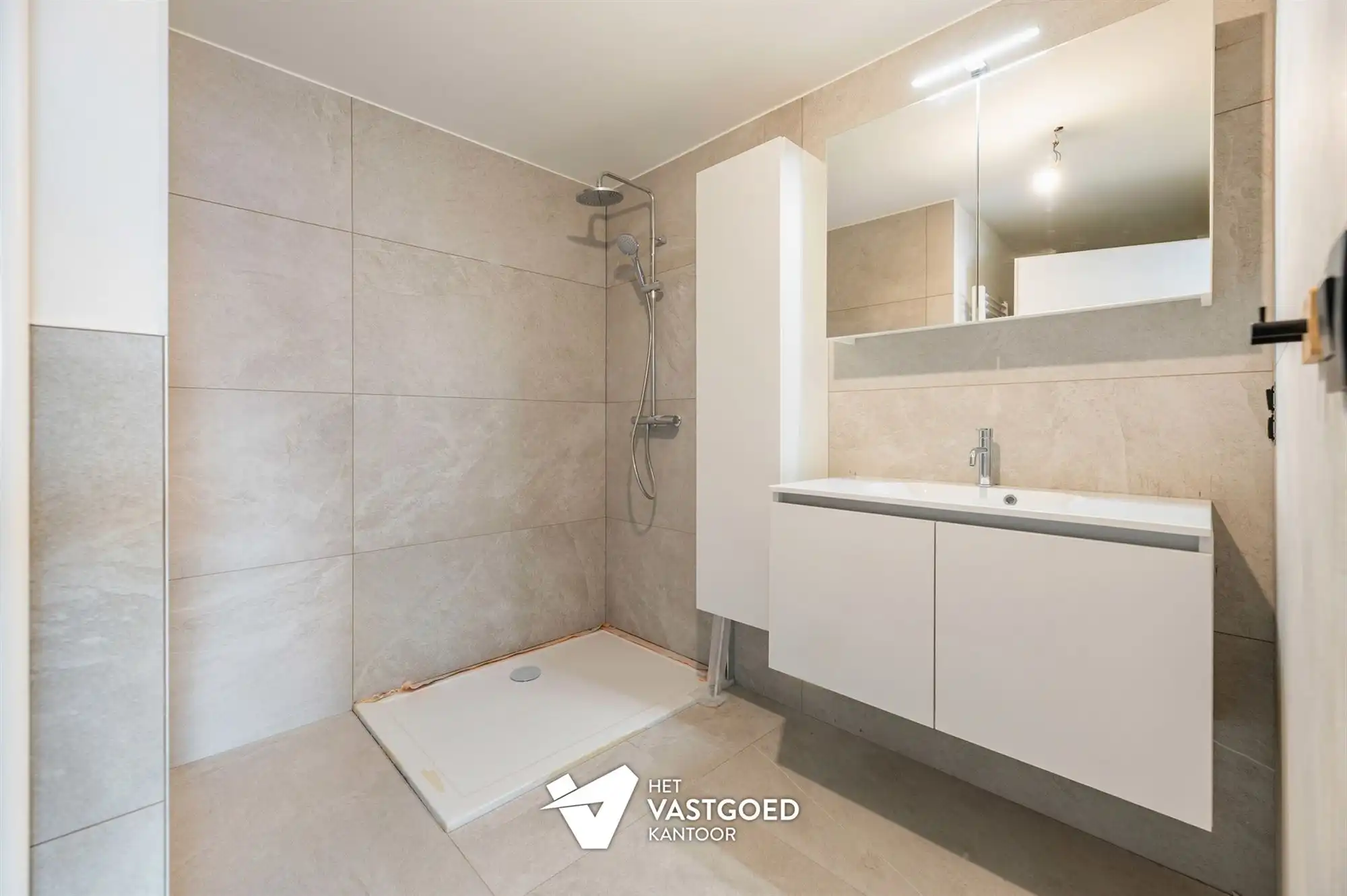 RECENT GERENOVEERD APPARTEMENT MET 2 SLAAPKAMERS IN HET CENTRUM VAN HEPPEN foto 13