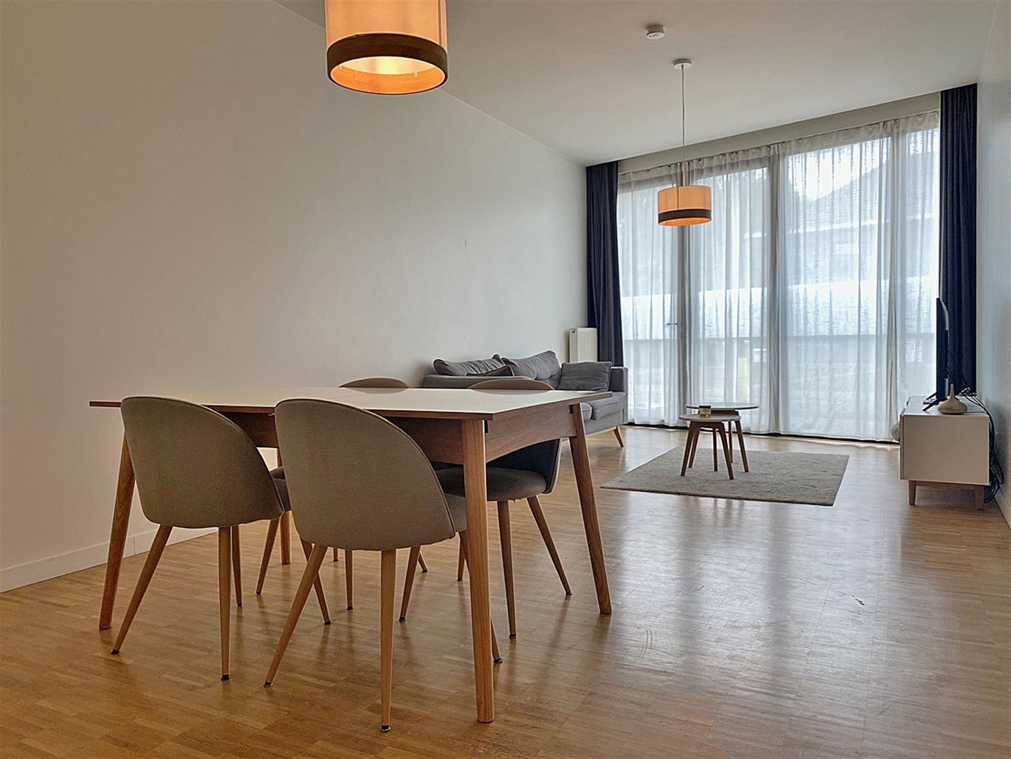 Aangenaam kwalitatief APPARTEMENT (gelijkvloers) met 1 slpk, 1 staanplaats en kelderberging foto 2