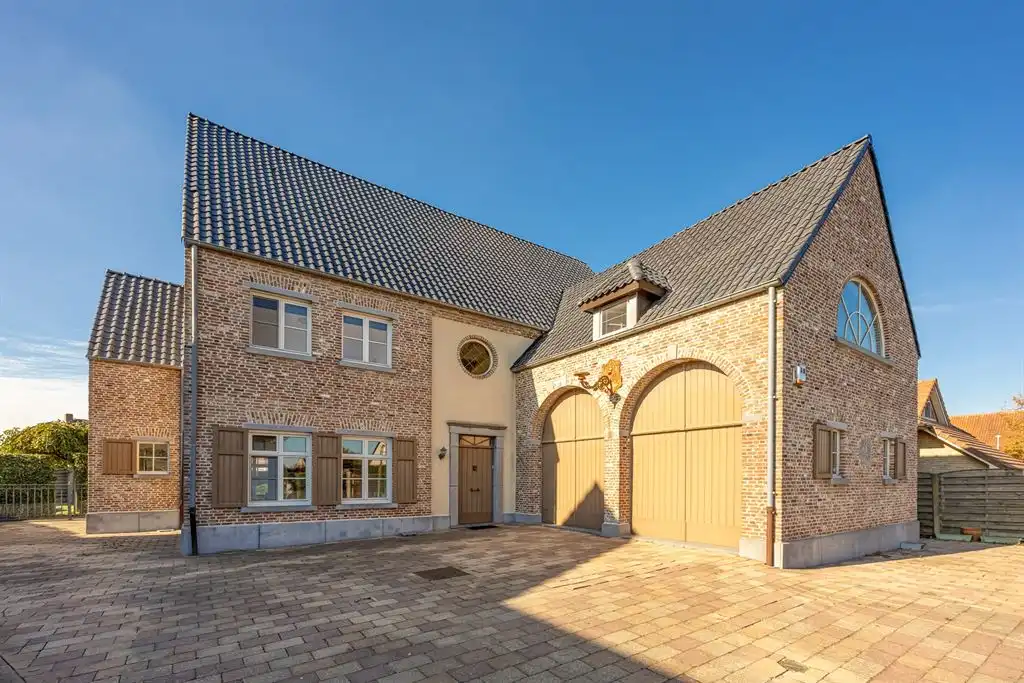 karaktervolle villa met zonnige tuin en zwembad foto 33