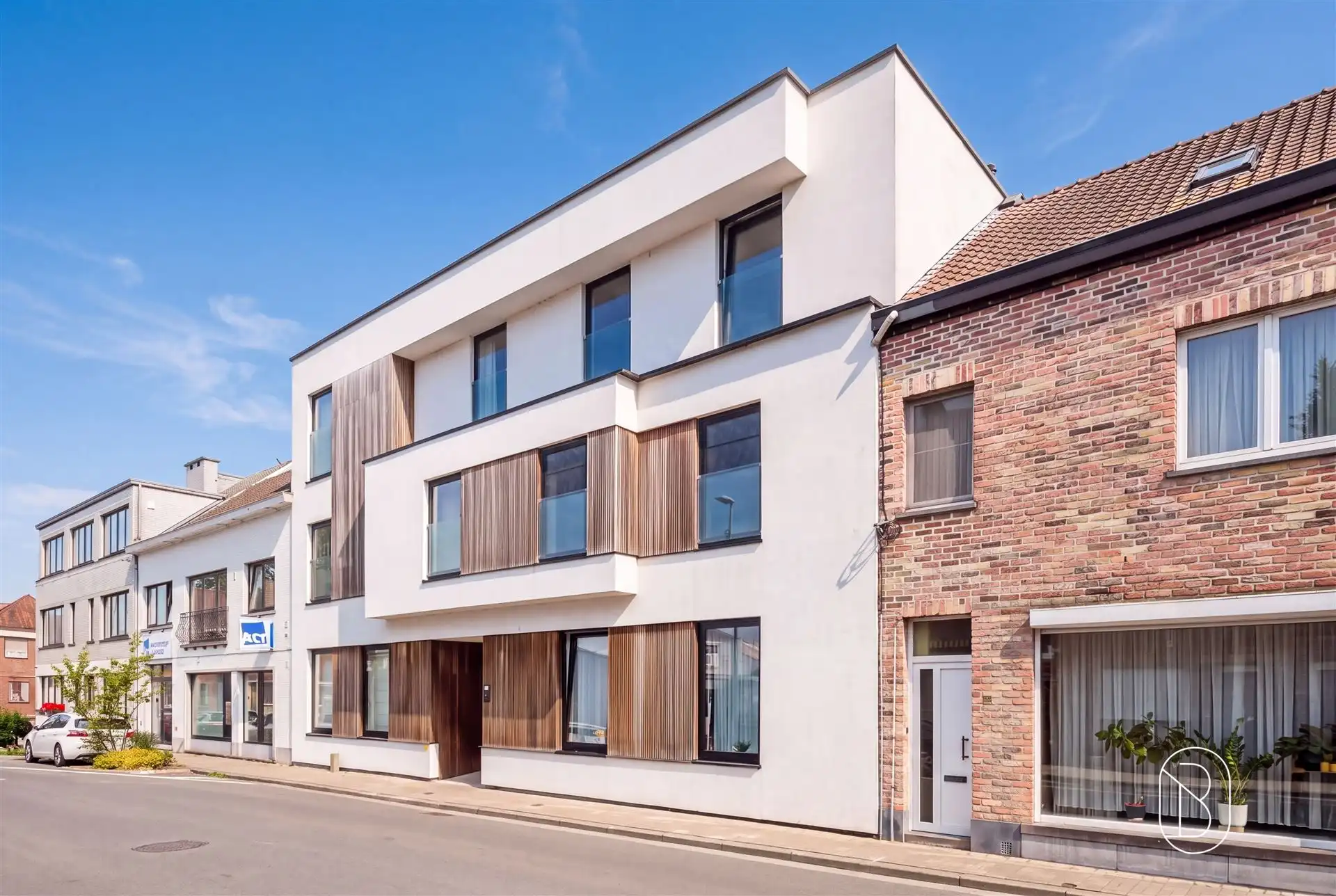Instapklaar appartement met 2 slks, ruim terras en parking foto {{pictureIndex}}