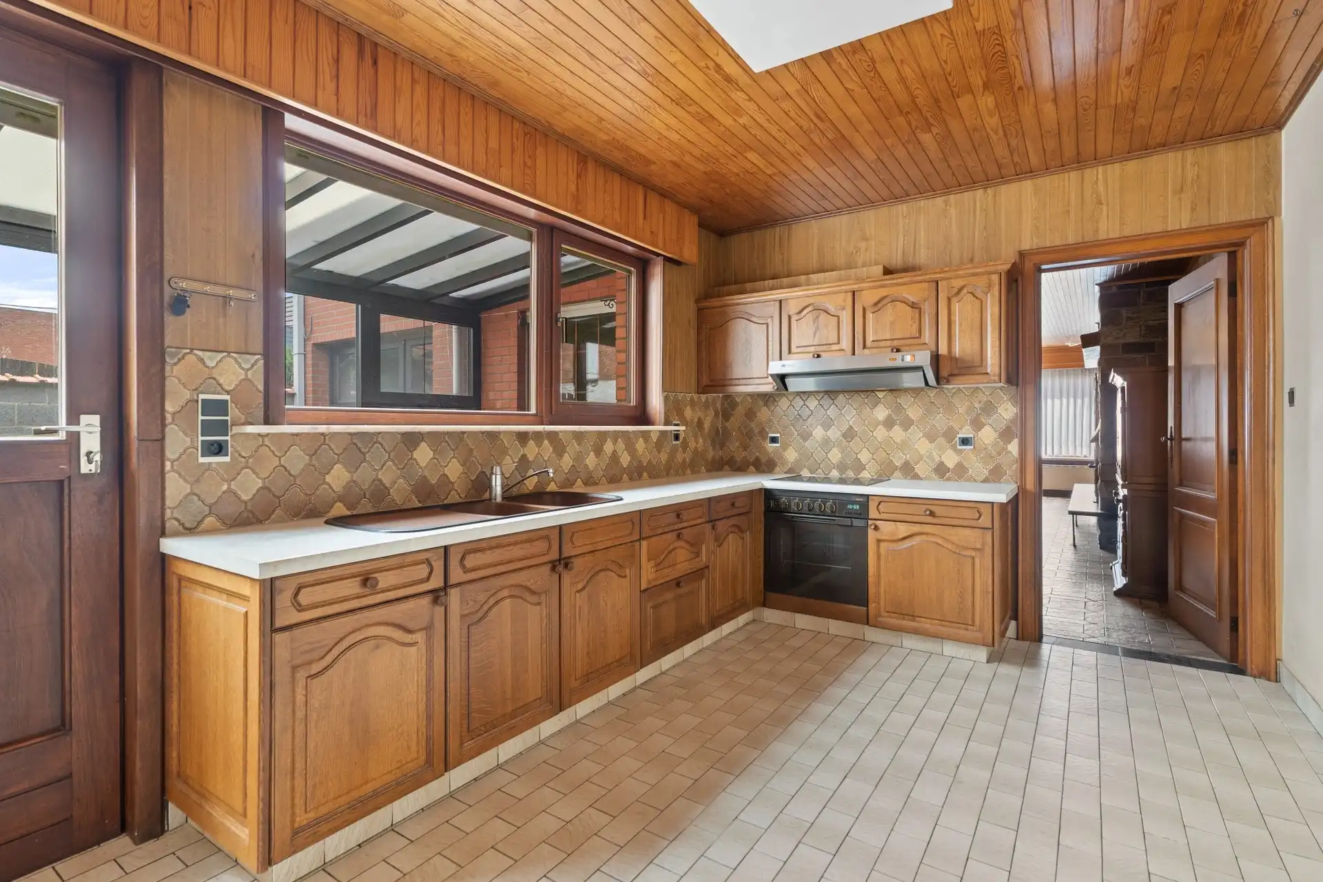 degelijke woning met veel mogelijkheden foto 7