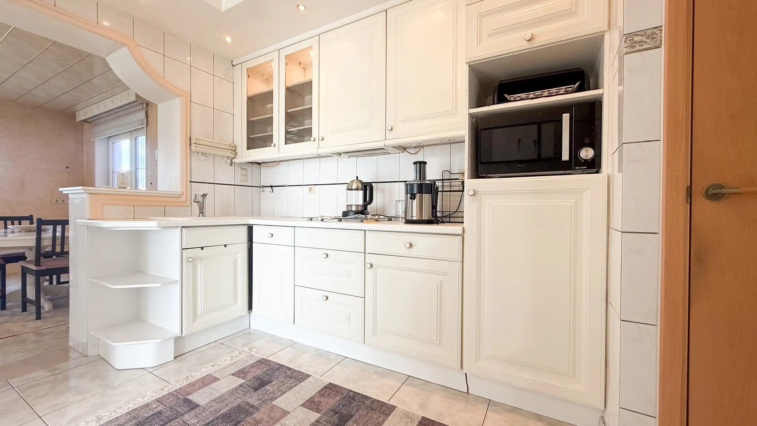 Ruime woning met 4 SLPK op een toplocatie! foto 11
