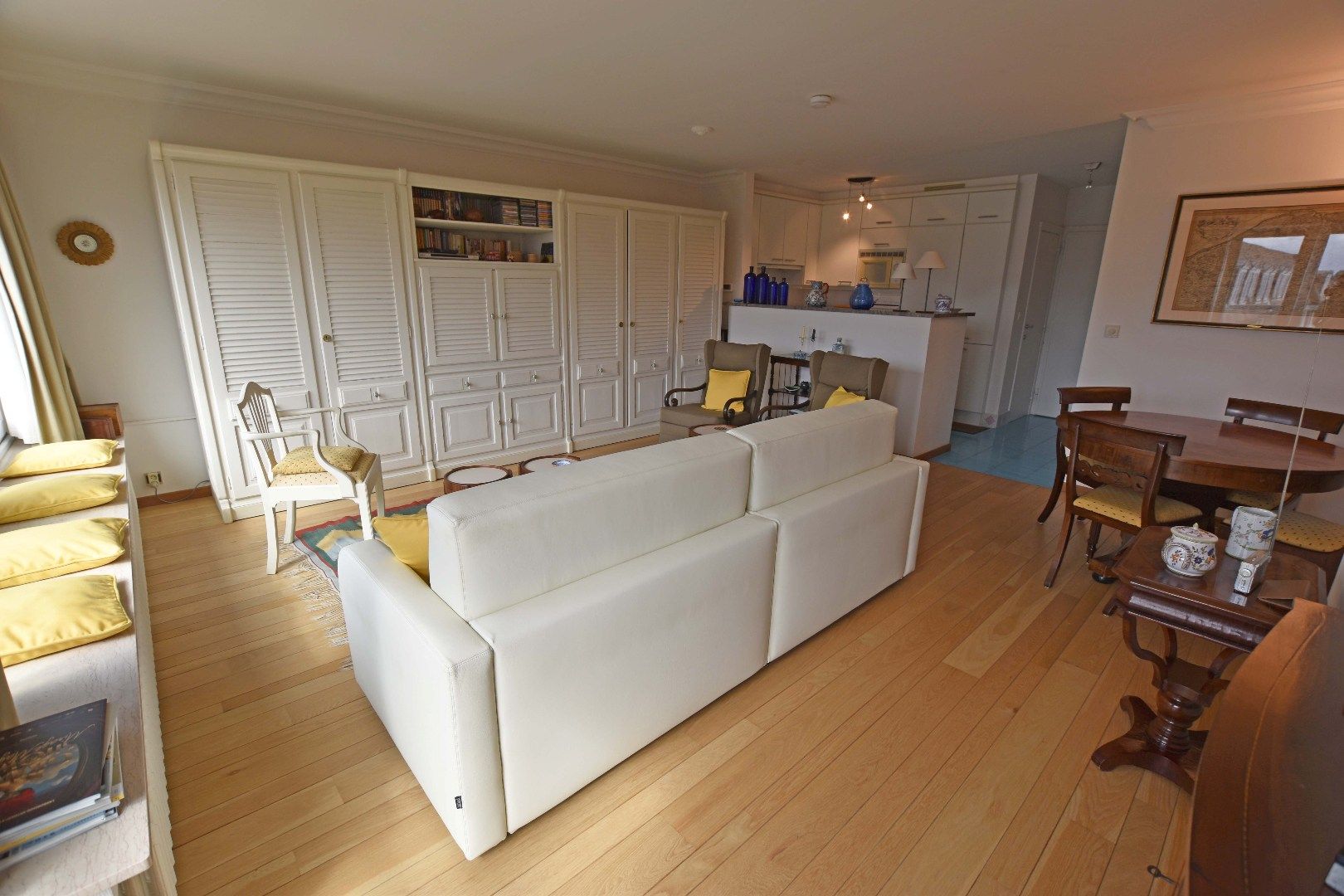 Ongemeubelde studio op de Kustlaan aan de zuidkant foto 2