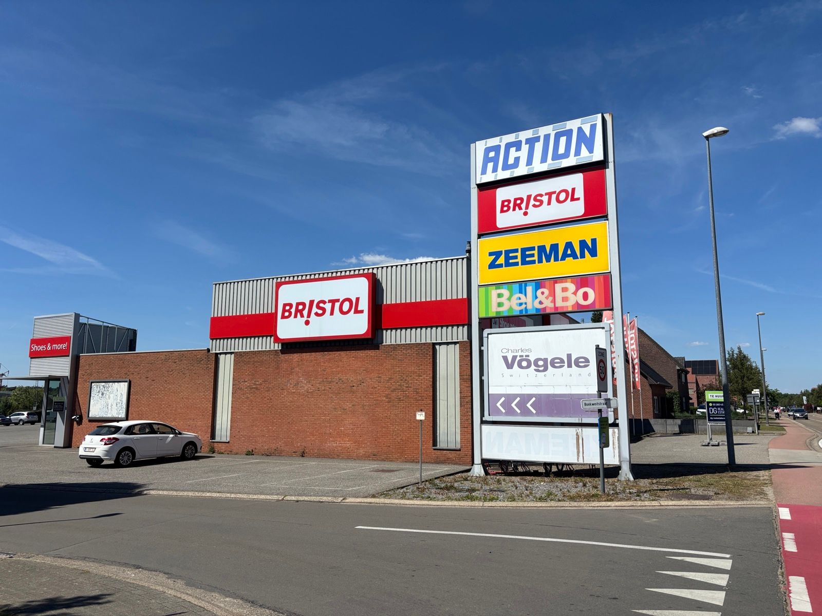 Commercieel pand te huur in Oudsbergen (ex-Bristol) foto 2