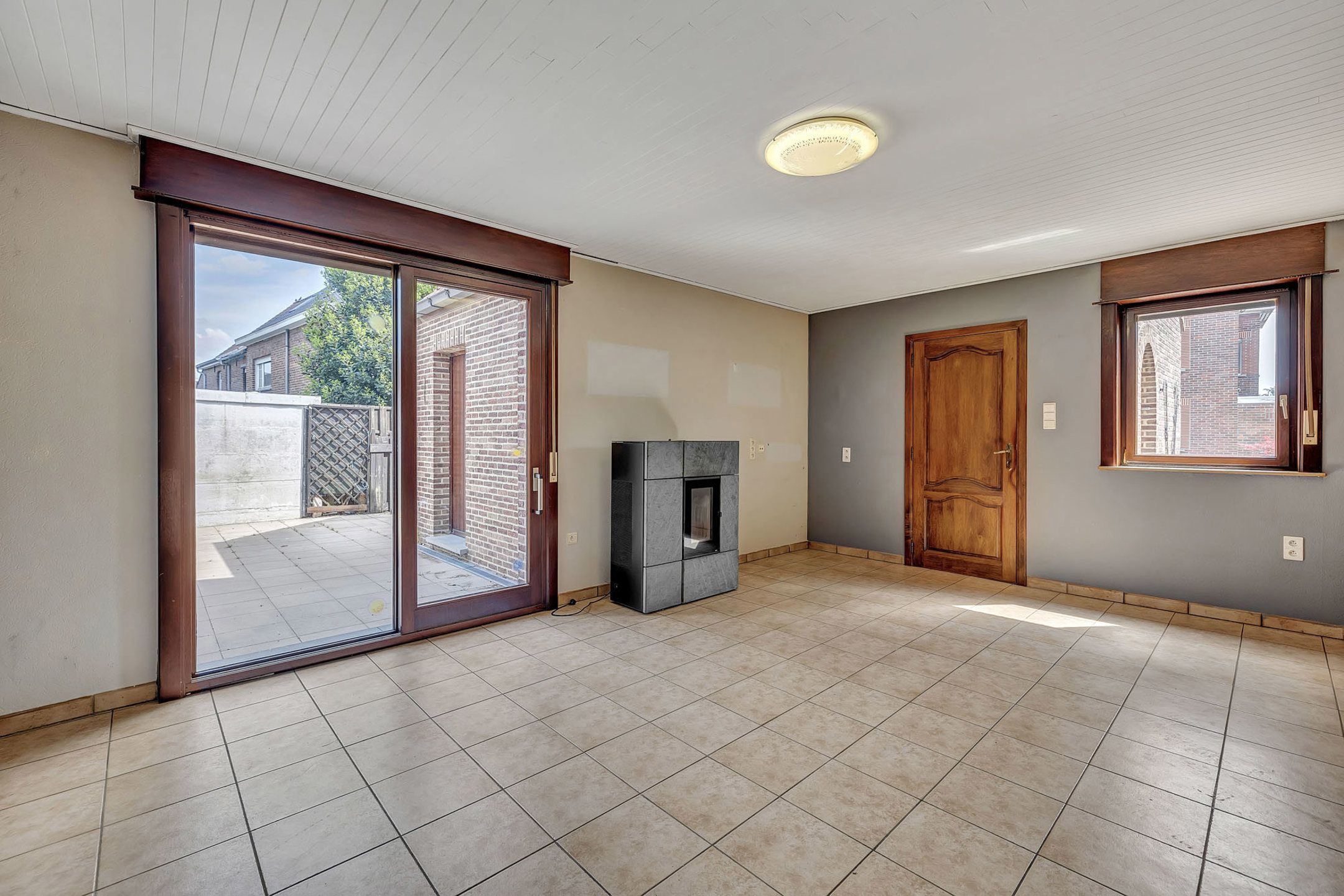 Te renoveren halfopen bebouwing met 2 slaapkamers  foto 7