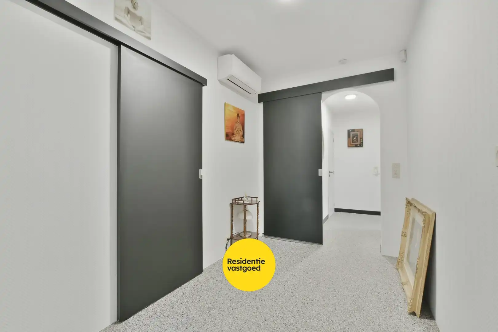 Instapklare en volledig gerenoveerde bungalow met 3 slaapkamers, tuin en garage vlak bij bos en centrum van De Haan foto 18