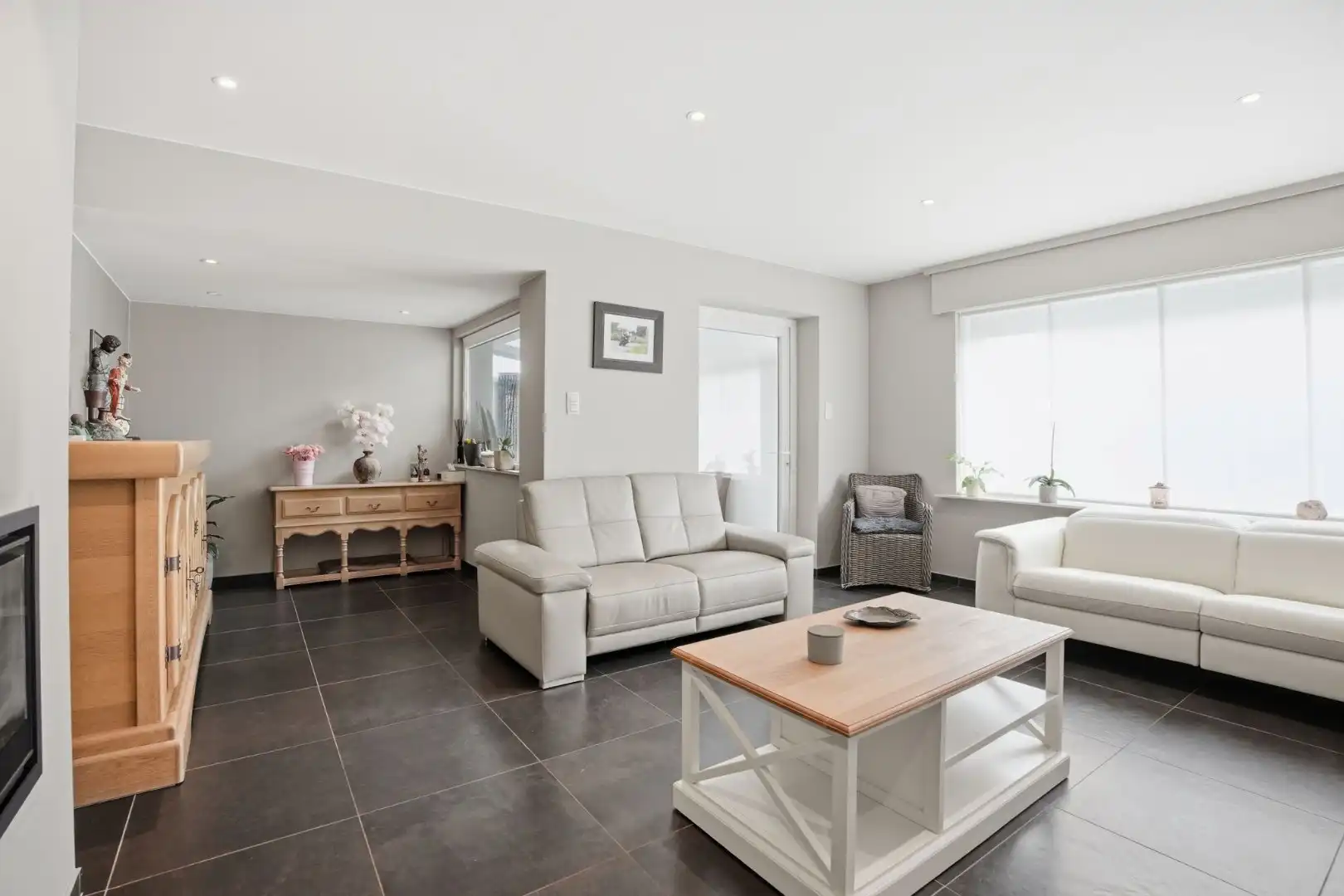 Grote halfopen woning met mogelijks 4 kamers, garage, zonnepanelen en tuin foto 12