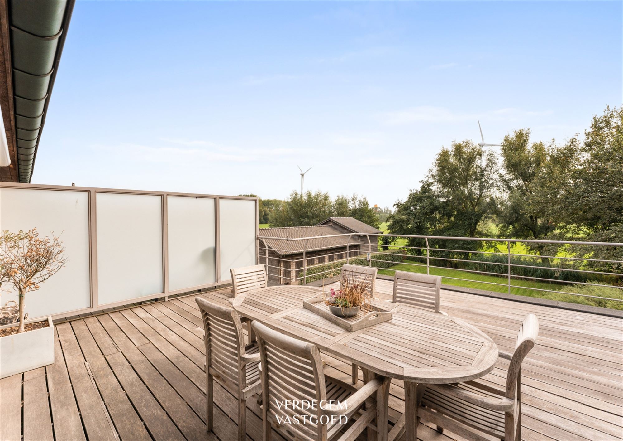 Prachtig appartement in landelijke stijl met groot terras, 2 slaapkamers, unieke carport en gemeenschappelijke tuin foto 8