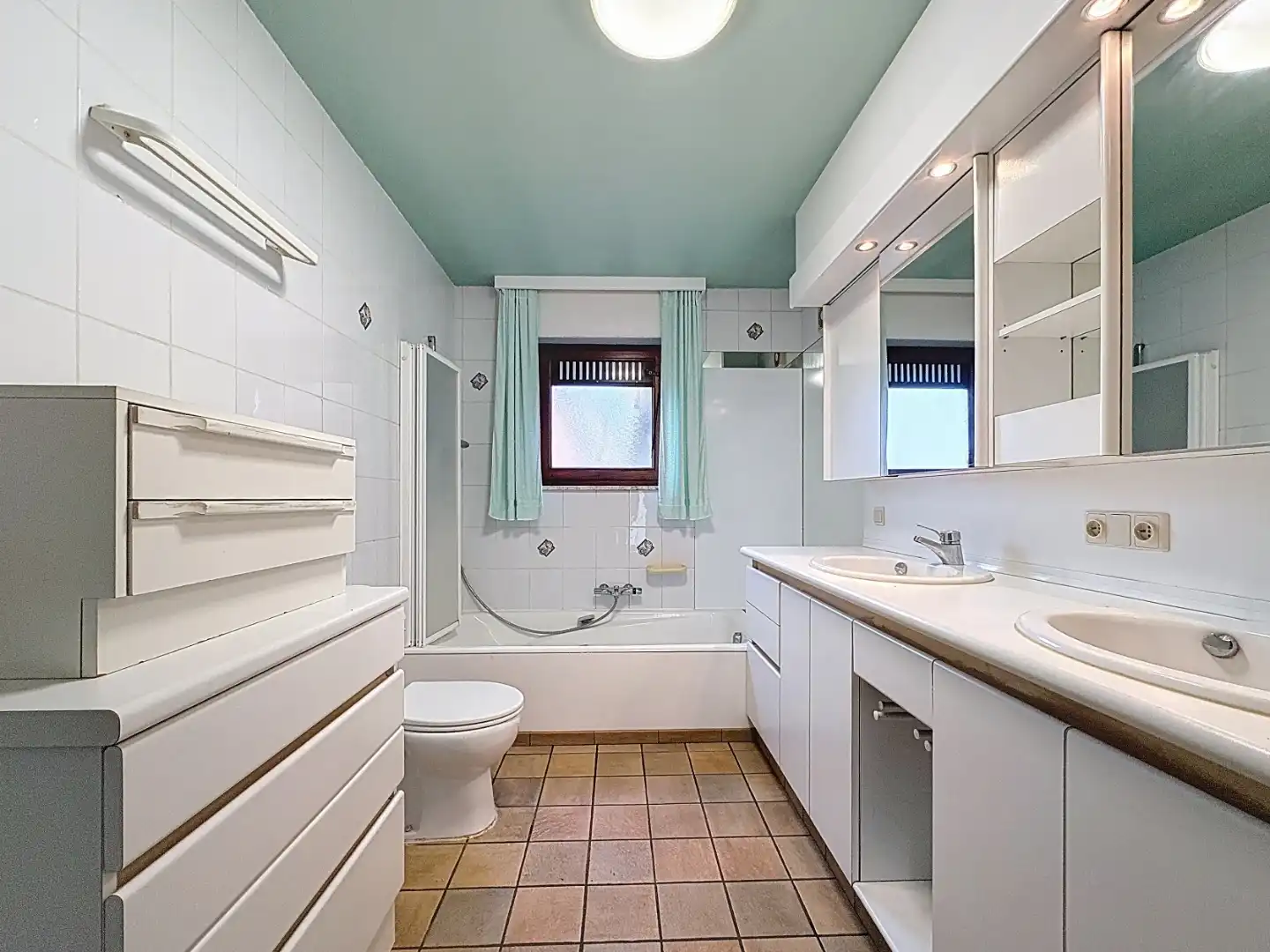 Op te knappen woning gelegen naast natuurgebied. foto 7
