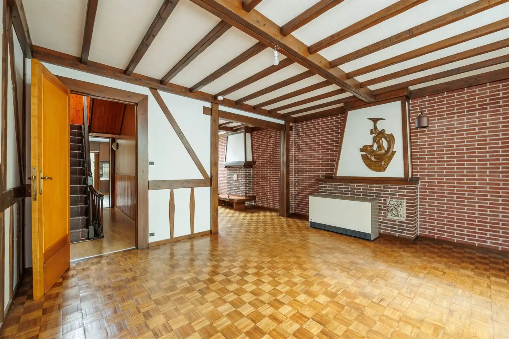 Royale 3-slaapkamerwoning met garage, werkplaats en tuin foto 15
