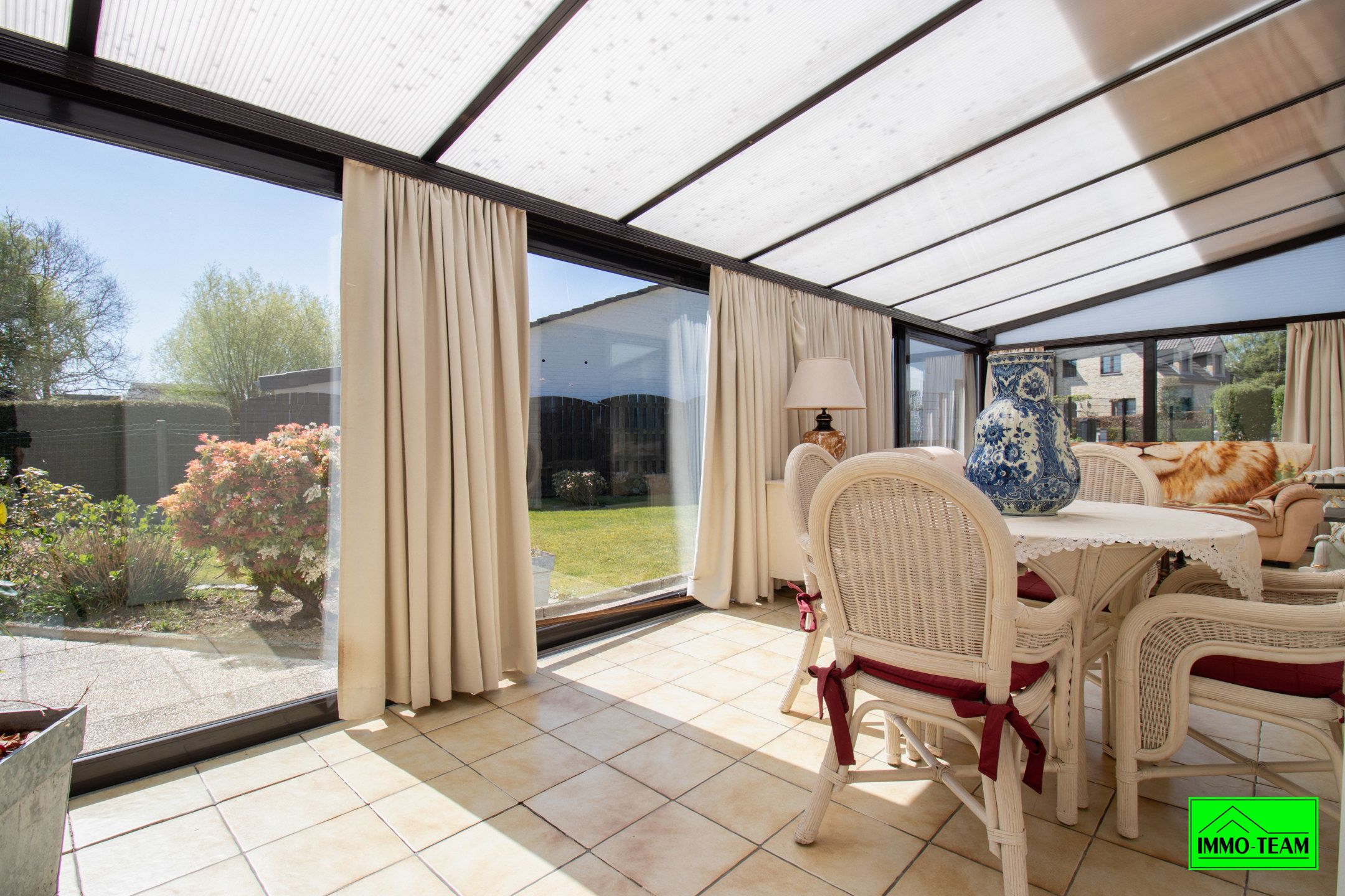 Charmante woning op een ruim hoekperceel in rustige omgeving foto 10