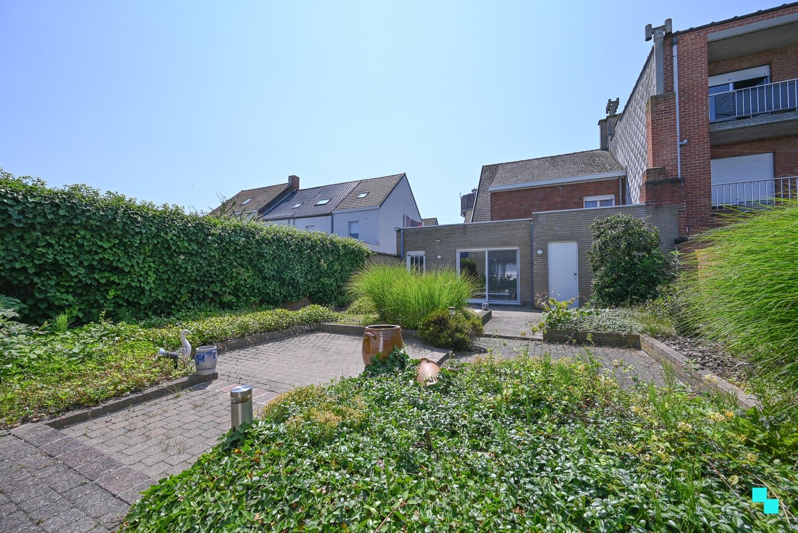 Gunstig gelegen woning met uitweg achteraan te Izegem foto 16