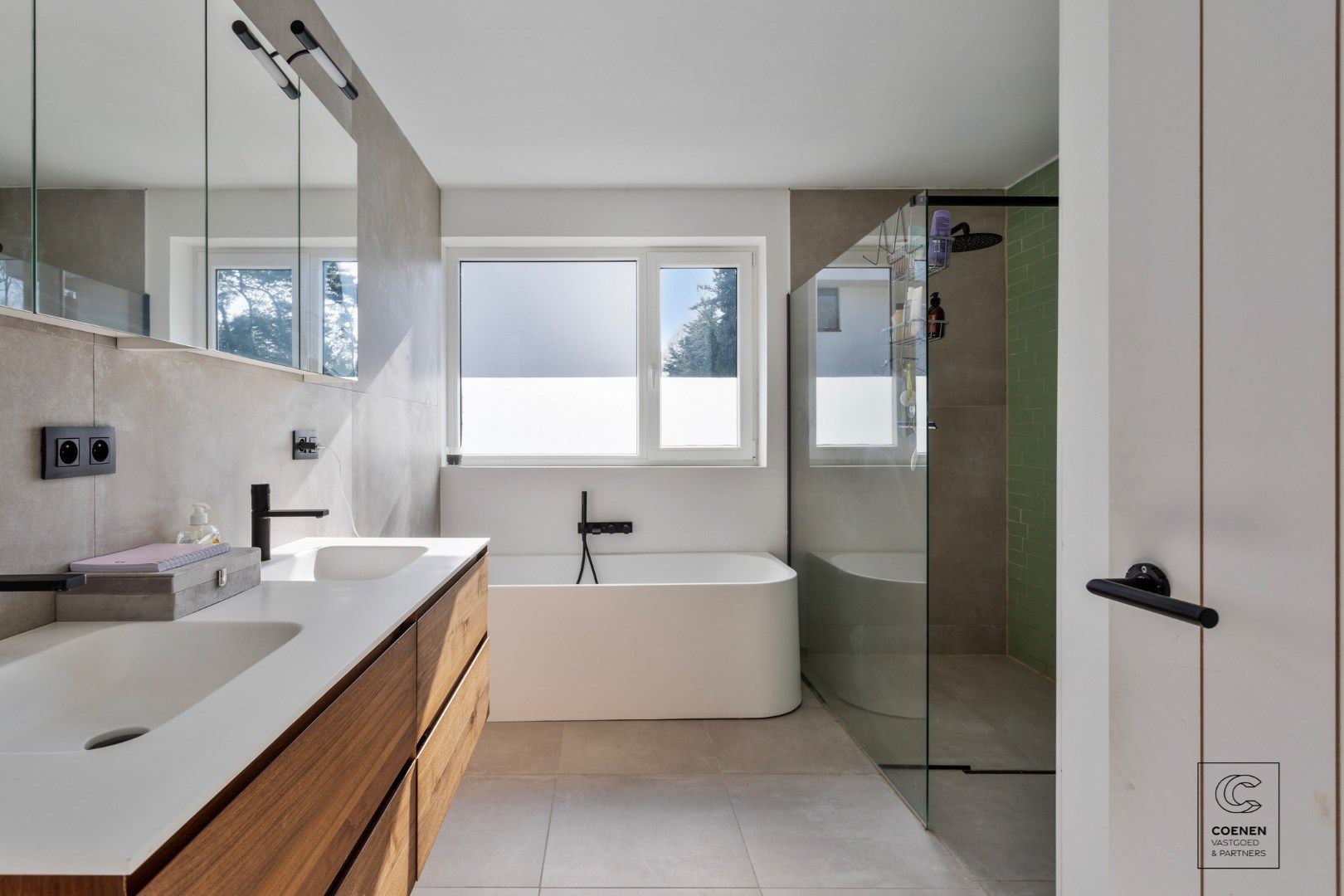 Prachtige villa met bew. opp. van 258m², 5 slpk's en dat op een uiterst rustige locatie te Brecht! foto 13