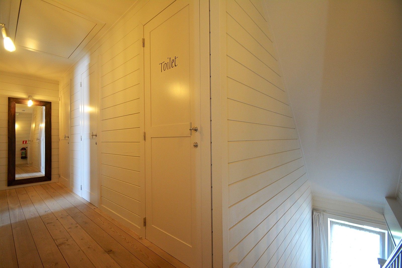 Recent (Bj. 2016) Mi CASA - HANDELSHUIS (538m2), voorzien van grote polyvalente ruimten (vrij beroep, toonzaal, horeca, B&B, ...), 5/6 slaapkamers, 4 badkamers, kelder (114m2), ... Op hoek- en zichtlocatie te Oostkamp. foto 13