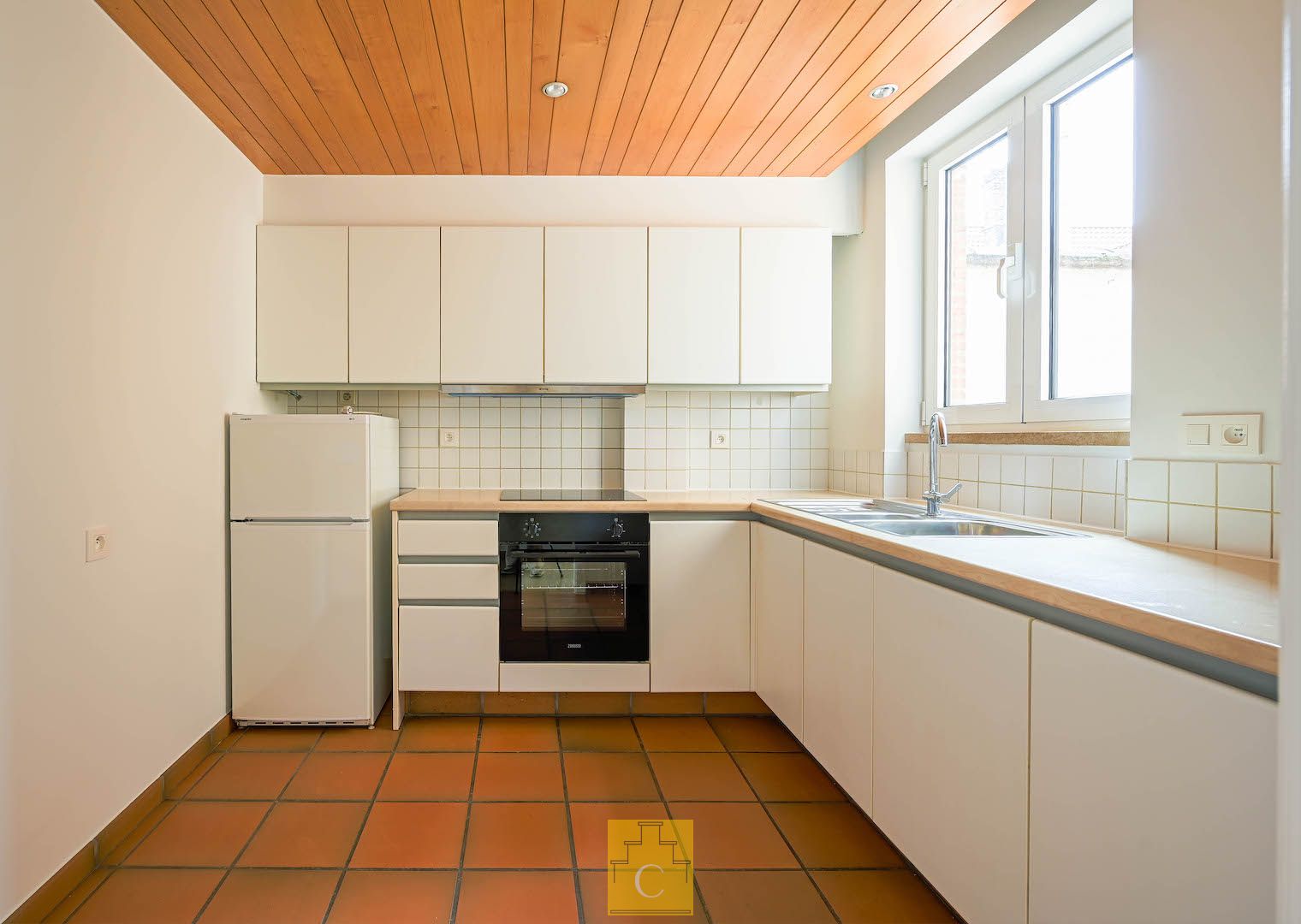 Instapklaar appartement met ruime terrassen en fietsenberging in hartje Brugge foto 11