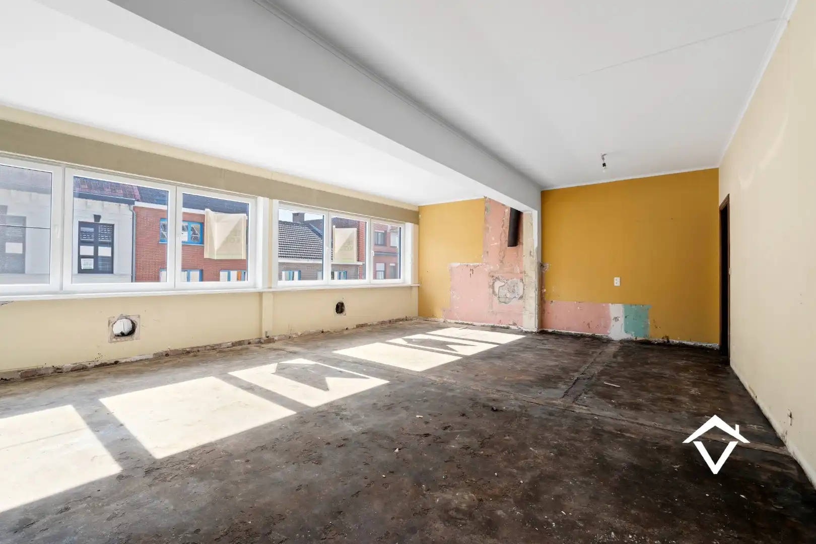 Zeer grote woning te koop in het centrum van Eernegem foto 20
