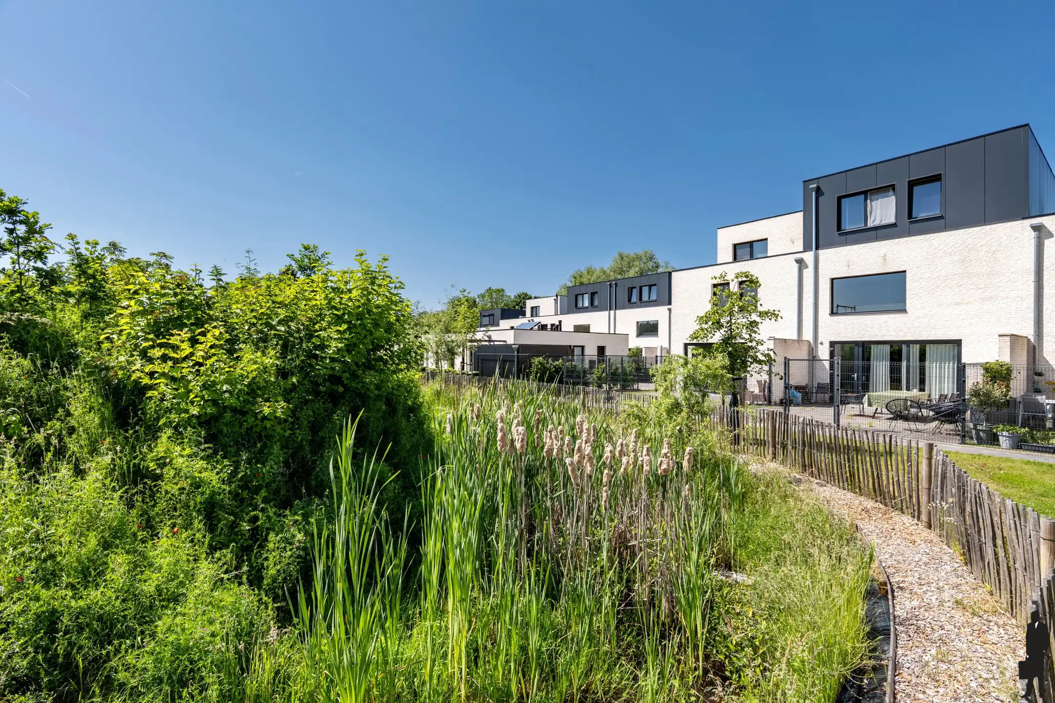Moderne, energiezuinige woning: 3 slk, terras, nabij Hasselt foto {{pictureIndex}}