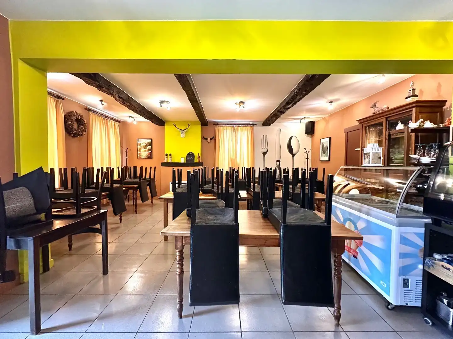 Ruim handelspand (café-restaurant) met terras, woonmogelijkheid en garage in Rutten (Tongeren) foto 7