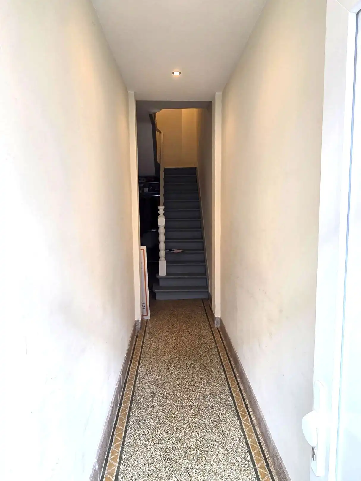 Gebouw opgedeeld in 2 appartementen. foto 2