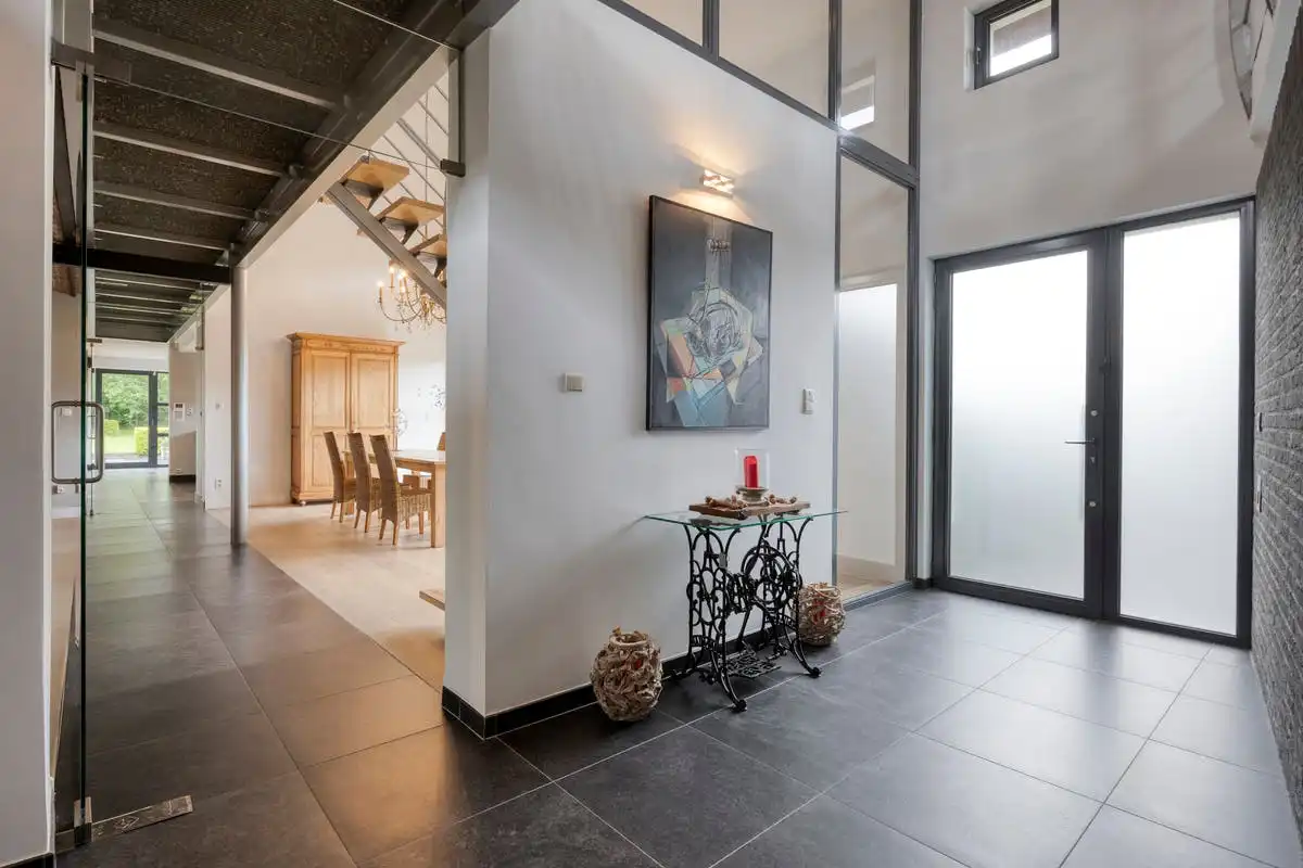 Karaktervolle viergevel woning op 24 are in Grimbergen – wonen en werken op toplocatie foto 3