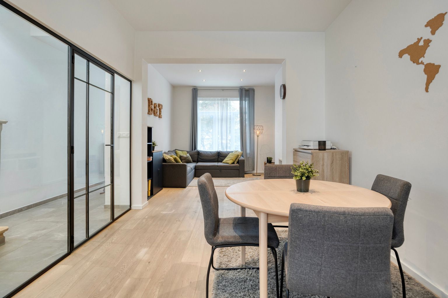 MOOI GERENOVEERDE WONING MET DAKTERRAS EN DUBBEL GARAGE foto 5