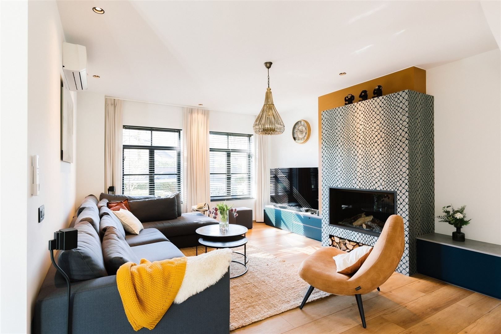 Eigentijdse luxe half open woning in een rustige setting foto 4