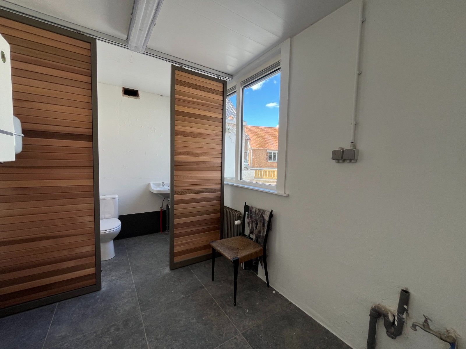 Te Huur: Karaktervolle, gerenoveerde woning met 6 slaapkamers in Kruisem foto 23