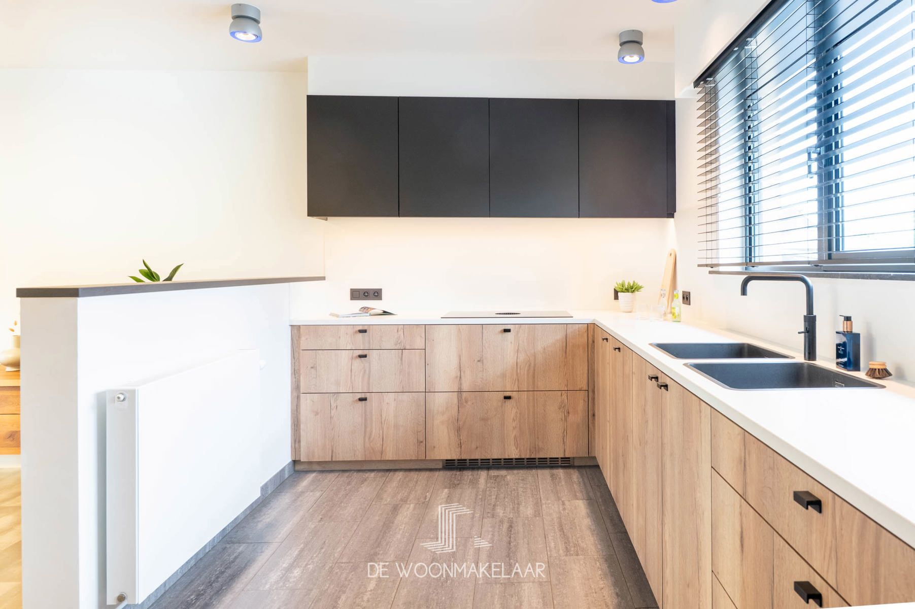 Luxeuze en ruime HOB met 4 slaapkamer en tuin met zwemspa foto 3