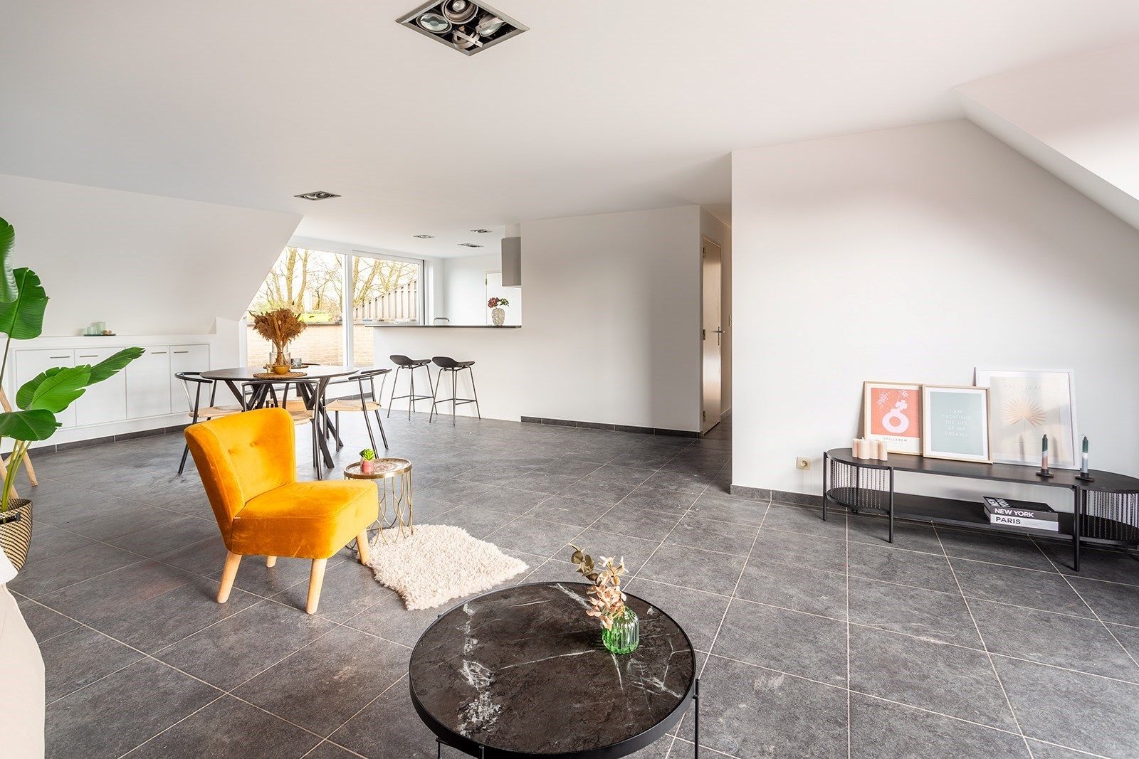 Duplex dakappartement met 3 slaapkamers en zonnig terras in Boechout foto 5