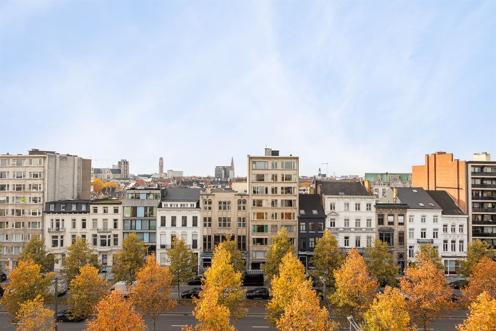 Gerenoveerd appartement met verzichten foto 6