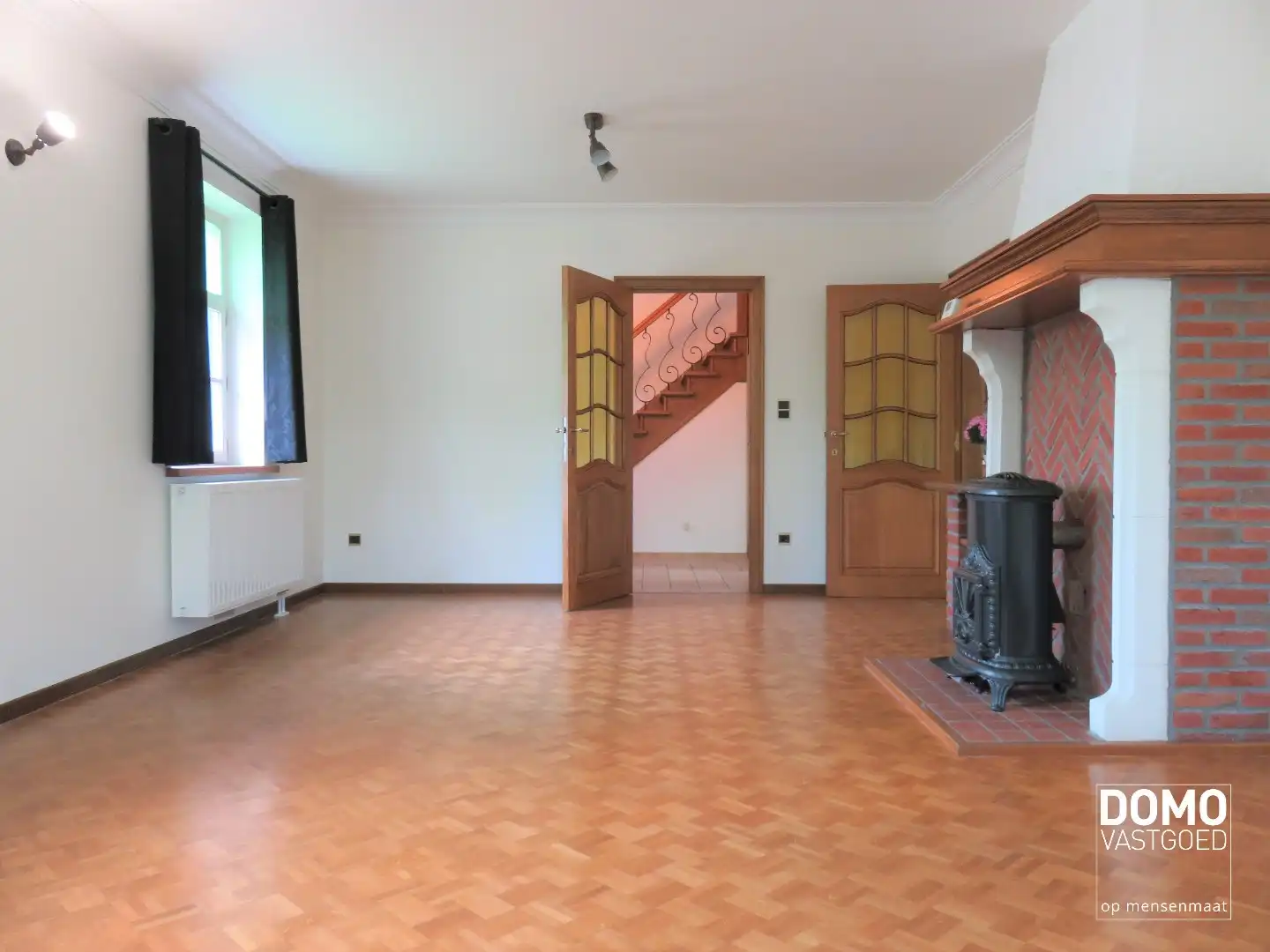 Charmante open bebouwing met 3 slaapkamers, 2 badkamers en prachtige tuin te huur foto 5