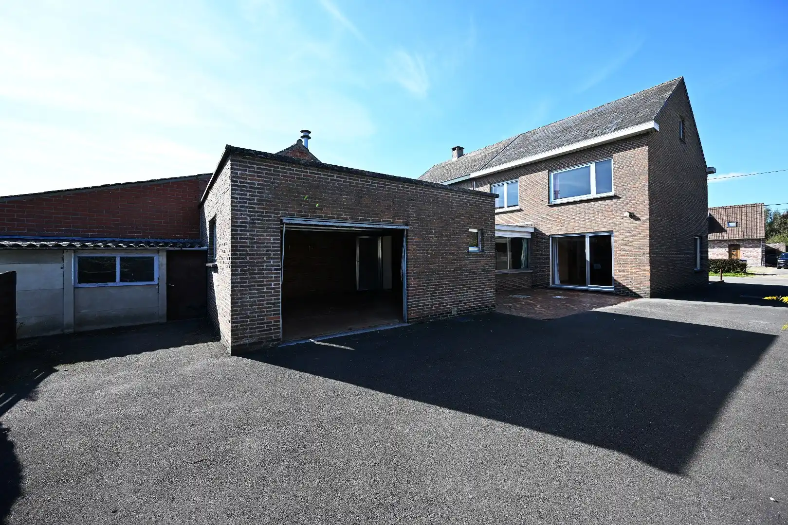 Te renoveren woning met 3 slpks op 607 m² te Lembeke foto 2