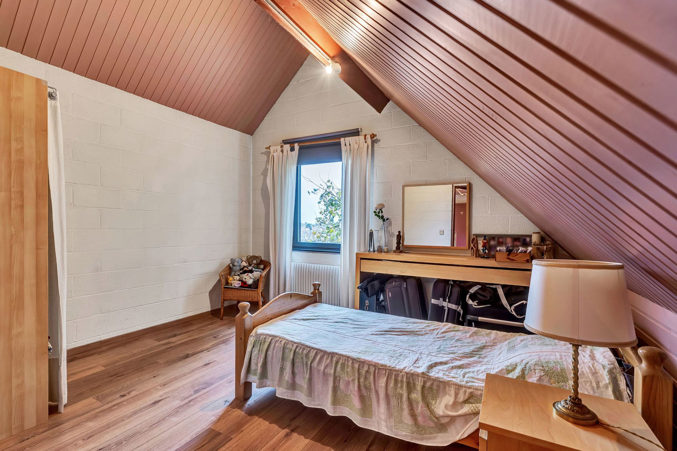 Architecturale woning met 4 slaapkamers, tuin en garage! foto 15