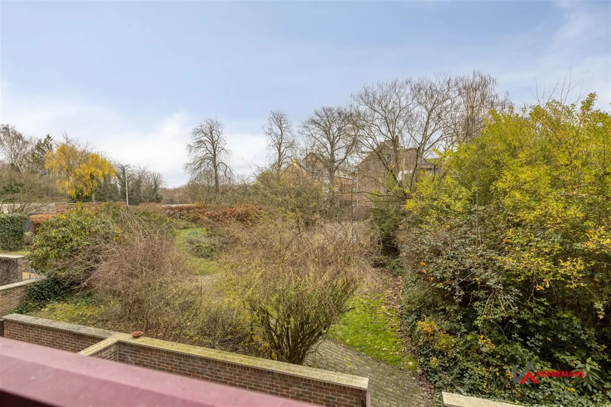 Instapklaar appartement met 3 slaapkamers en garage.  foto 19